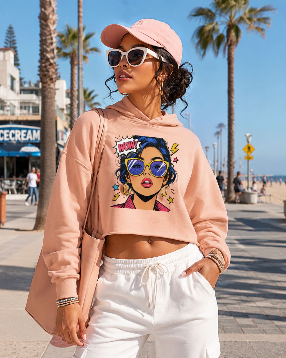 Sweat à Capuche Crop-Top “WOW!”